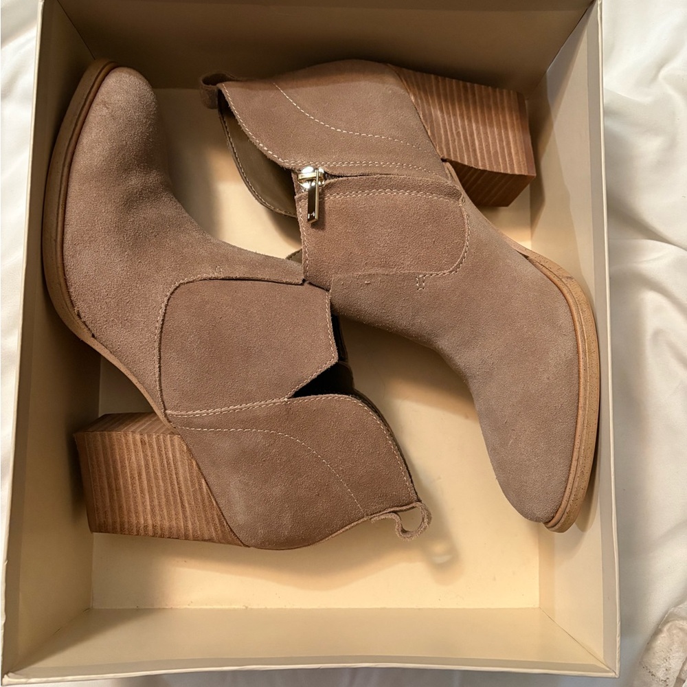 Women's Tan Suede Ankle Boots
